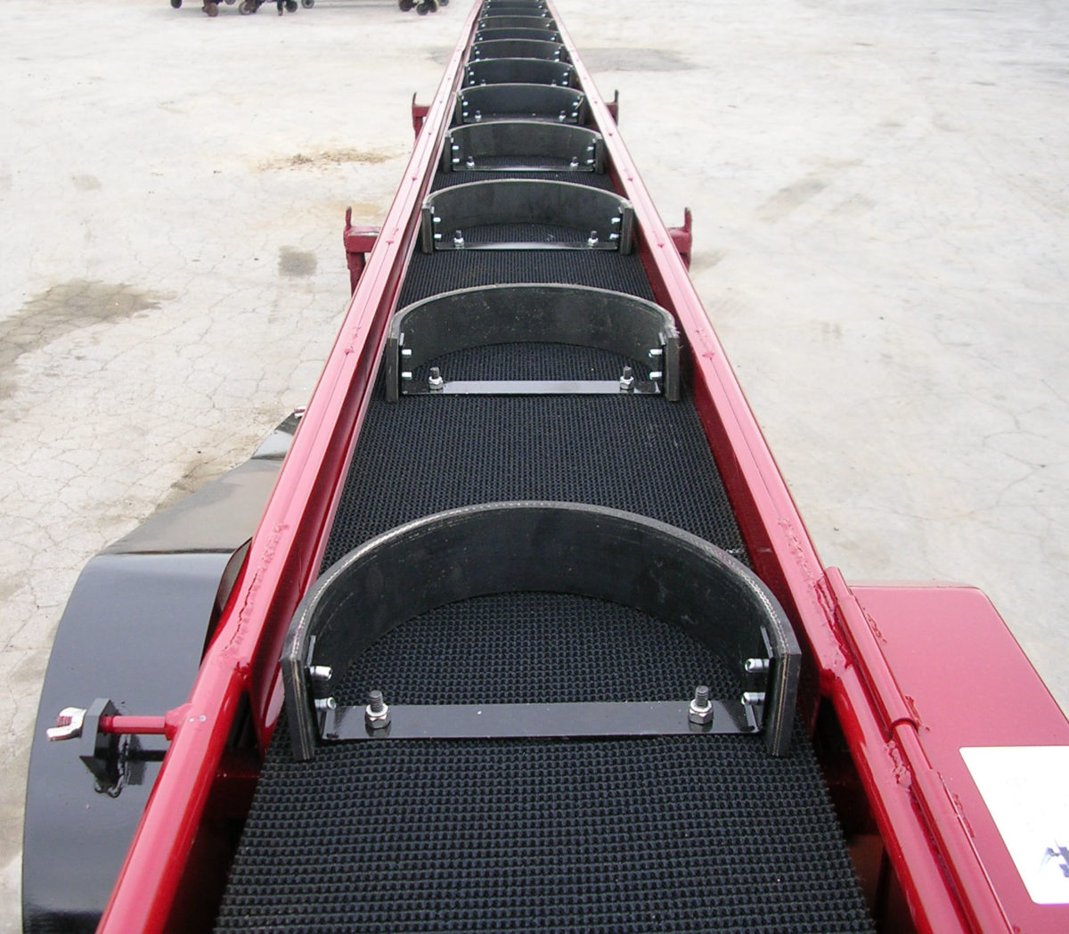 CSeries Inclined Cleated Belt Conveyor Redline Systems